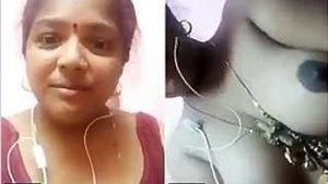 Lover’s video call with hot Indian girlfriend turns into sex scene