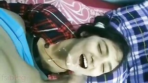 A hot Indian woman is on her knees and receives a load on her face after exchanging dirty MMSes.