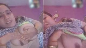 Big Boobed Bhabhi showing her tits in video call