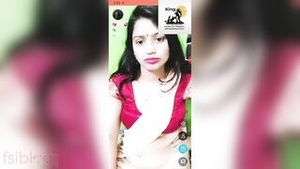 Indian livecam girl strips for her phone sex clients.