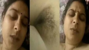 Unfaithful Indian wife allows her lover to film while she pussy show for a XXX video