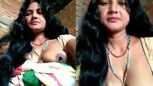 Hot Bhabi from Bihari in xxx video: big boobs exposed