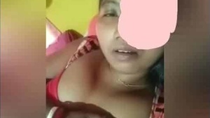 Facebook video call between a bhabhi and her friend in a different way.