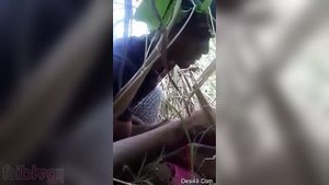Desi slut and XXX buddy go wild in the woods