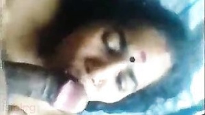 MMC sex movie: Old Bangladeshi maid sucks and feels cock