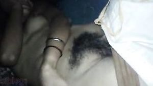 Sex scandal of an elderly Indian woman who performs oral sex and have intercourse with a young man at her home.