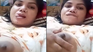 Bangladeshi housewife exposes her large breasts via video call