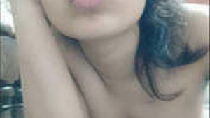 Pretty indian girl fingering her pussy