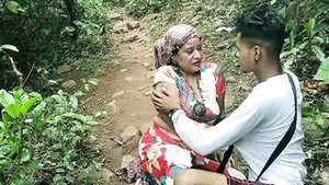 Sex with Indian aunties in their village homes for money