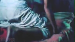 A married Indian woman has an affair with her college sweetheart.