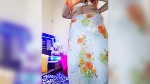 Beautiful Indian house wife in livecam show.
