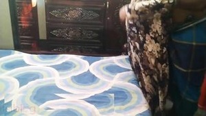 Amateur video of mature Indian housewife having hardcore sex in a missionary position