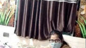 Pretty sister’s sexy videos with her curvy body and lovers