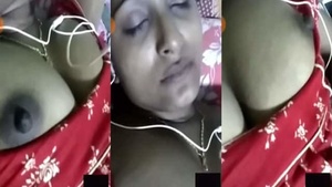 Beautiful boobs-free Bangladeshi girl in hot MMS clip