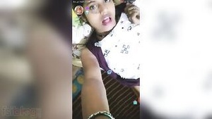 Hot Indian phone sex scandal: XC girl goes wild on live camera