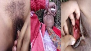 Gay outdoor fun: Dehati's sensual finger play