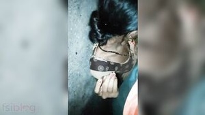 Close up of a Indian bhabhi sucking on her XX flute