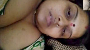 Bhabhi flaunts her large boobs during a video call.