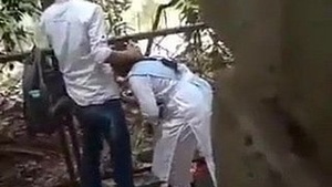 Open air BF & GF have a crush on sex Close B Close the camera