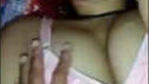 Married Indian woman has an affair and has sex video.