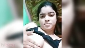 Chubby Bhabhi shares self-pleasure experience in this nude video