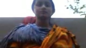 Young Indian woman shines through as she and her lover raise the bar in their MMS.