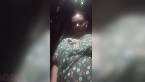 Video of mature woman showing her breasts in Tamil