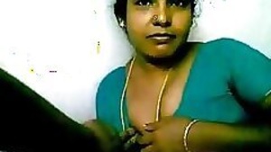 PrivateIndian housewife from Chennai in steamy threesome