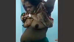 Tamil house wife changing her dress in secret camera coup