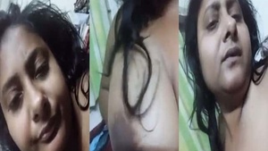 Big breast Bengali wife shows her tits in MMS video