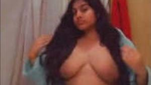 Hot Indian girl Priya exposure more than she reveals.