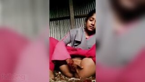 Indian girl exposes her genitals and masturbates while making a webcam video.