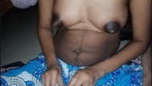 Clips of a horny couple sucking and fucking in Tamil