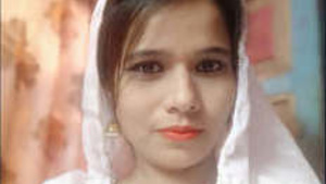 Boobs of Indian girl are revealed.