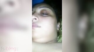 Indian auntie’s naughty play in HD video