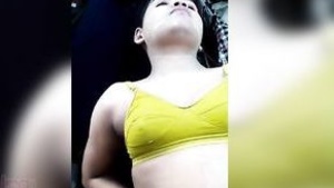 Bangladeshi village girl strips and exposes her beautiful body via MMS