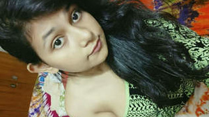 Pretty big-boobed Indian teen in videos