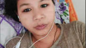 Pretty girlfriend flaunts her well-endowed rear end via video call.