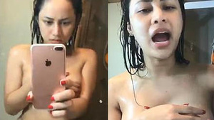 Solo performance by a gorgeous girl