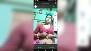 Big-boobed desi bhabhi exposes her charms on livecam