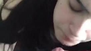 Hot Israeli woman gives oral sex
