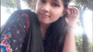 Hot girl from Europe sending sex clips via MMS. Part 2.