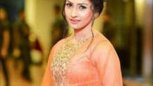 Pretty Indian girl lacks sexy photos