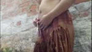 Hot bath for the Indian village beauty