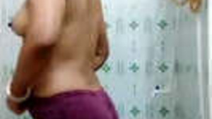 Continues with the sexy Bhabhi in the bathroom scenes.