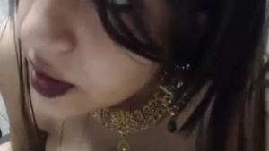 Indian bhabhi masturbates and gets herself off