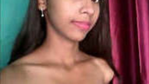 Hot Indian woman shares some selfshots and clips of her masturbating.