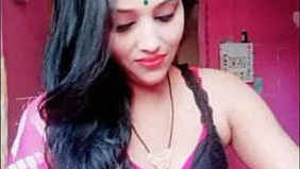 Pretty housewife Puja Sharma in a bra.