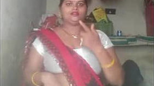 Hot chick from India showing her bare vagina