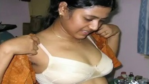 Tamil Aunty dating and sex adventures in Kerala